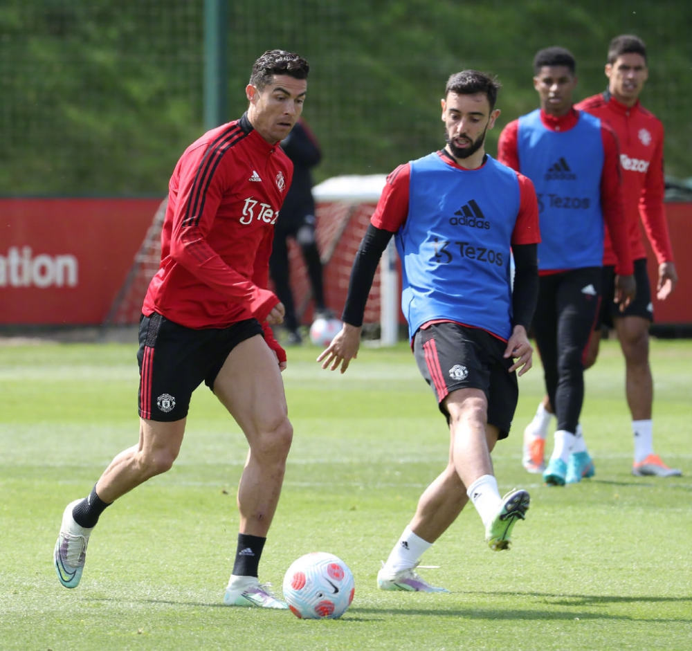 地進行中 地進行中