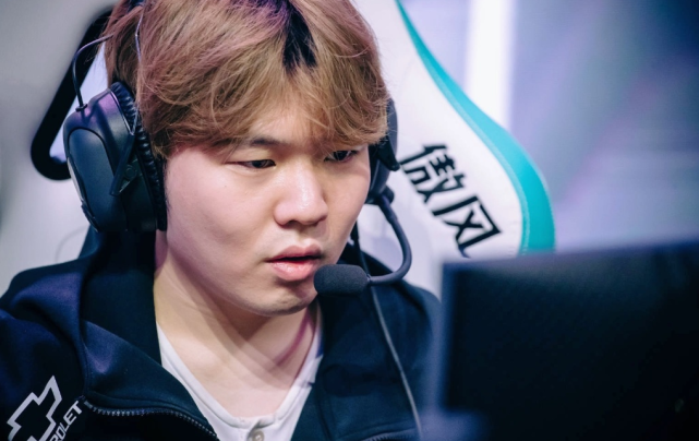 他在采访中 他在采访中