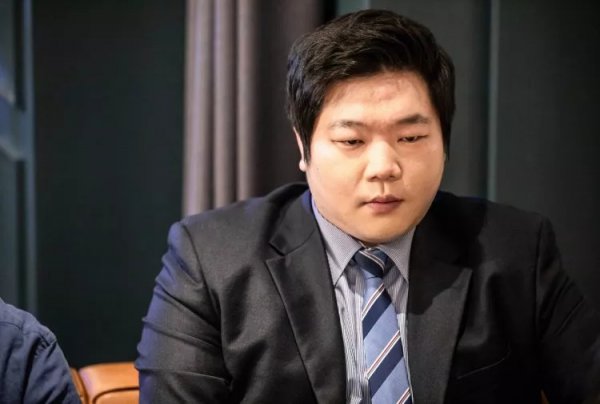 他以出色的 他以出色的