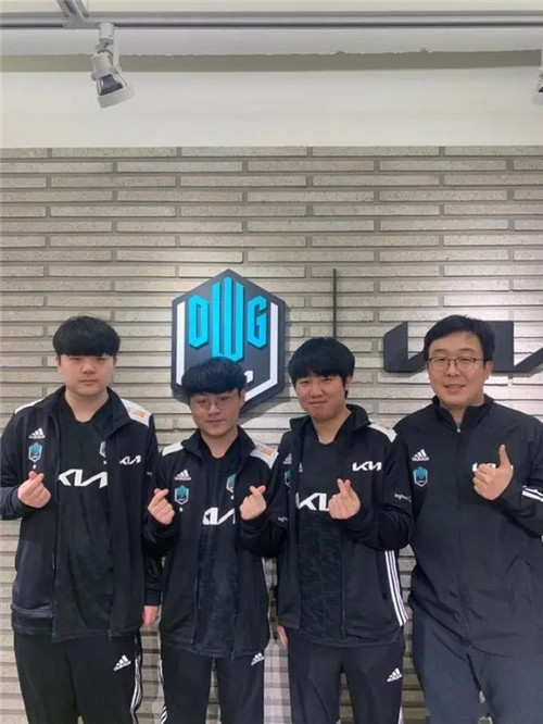 刘圣书和谭 刘圣书和谭