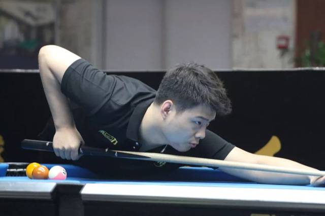 特别是在比 特别是在比