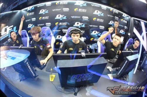 遭批评的马 遭批评的马