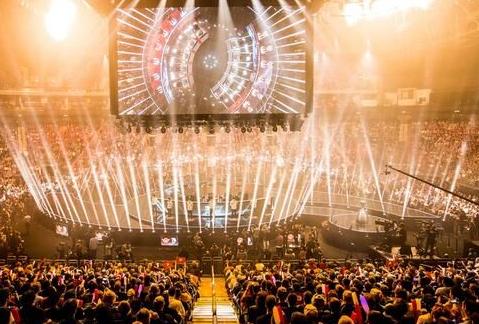 篮板的争夺 篮板的争夺